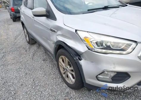 2017 Ford Escape Se z USA, uszkodzony, nr VIN 1FMCU9G93HUE28459